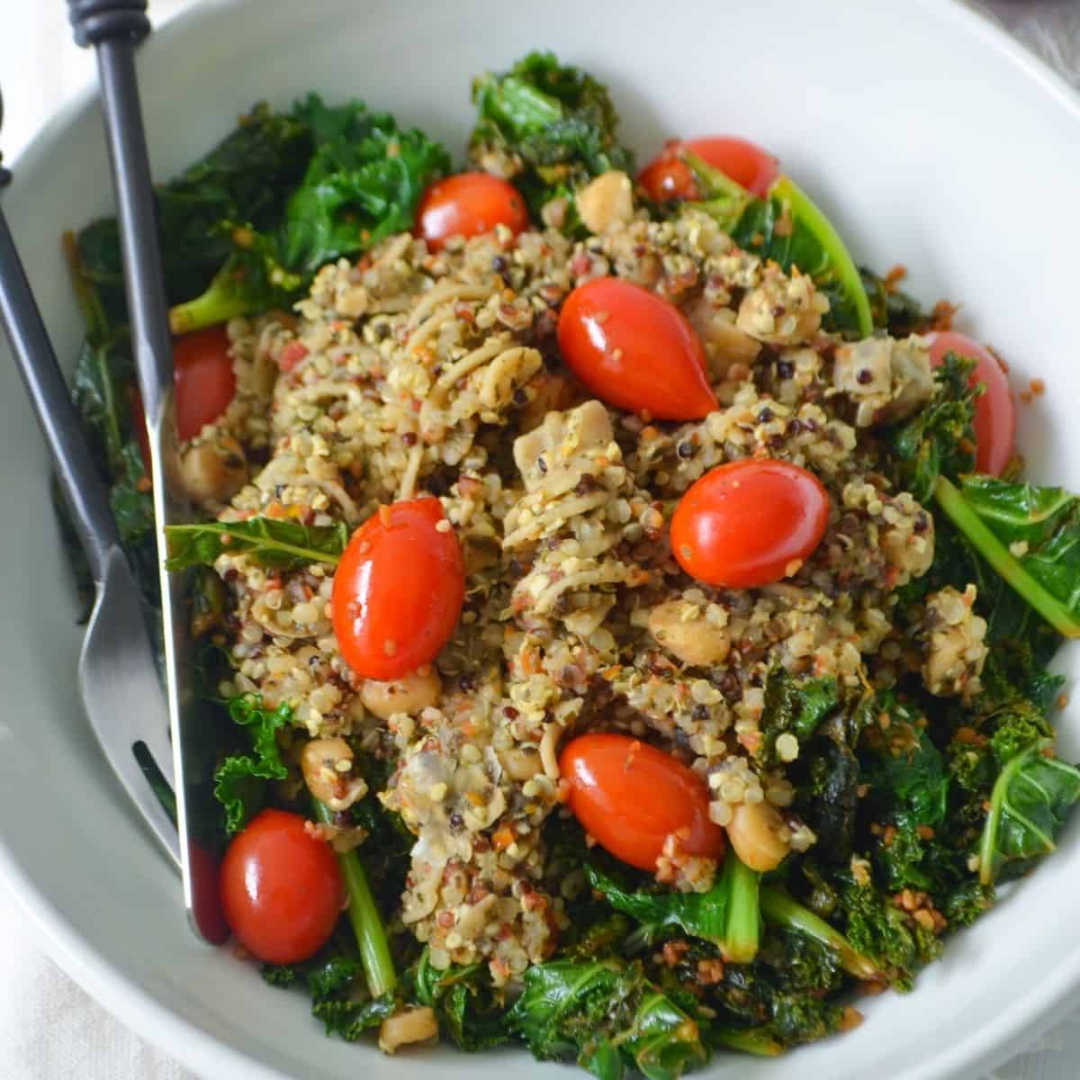 kale and quinoa pesto bowl
