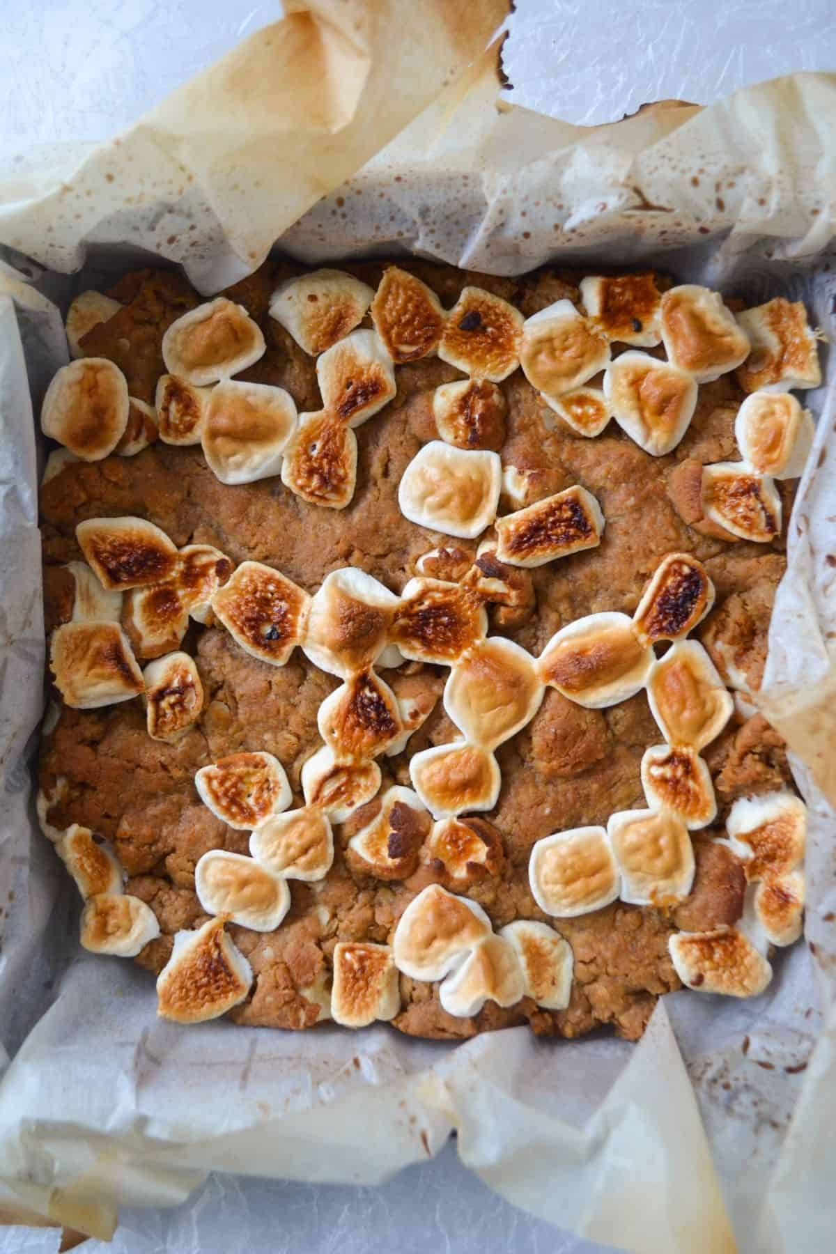 fluffernutter bars in a baking pan