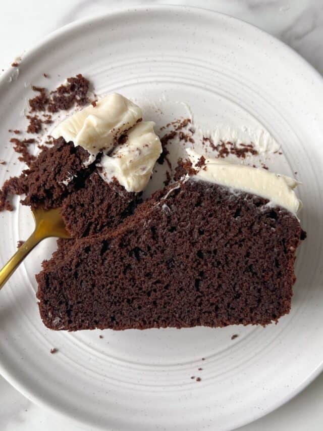 cropped-Mini-Chocolate-Cake-with-Cream-Cheese-Frosting-Recipe.jpg