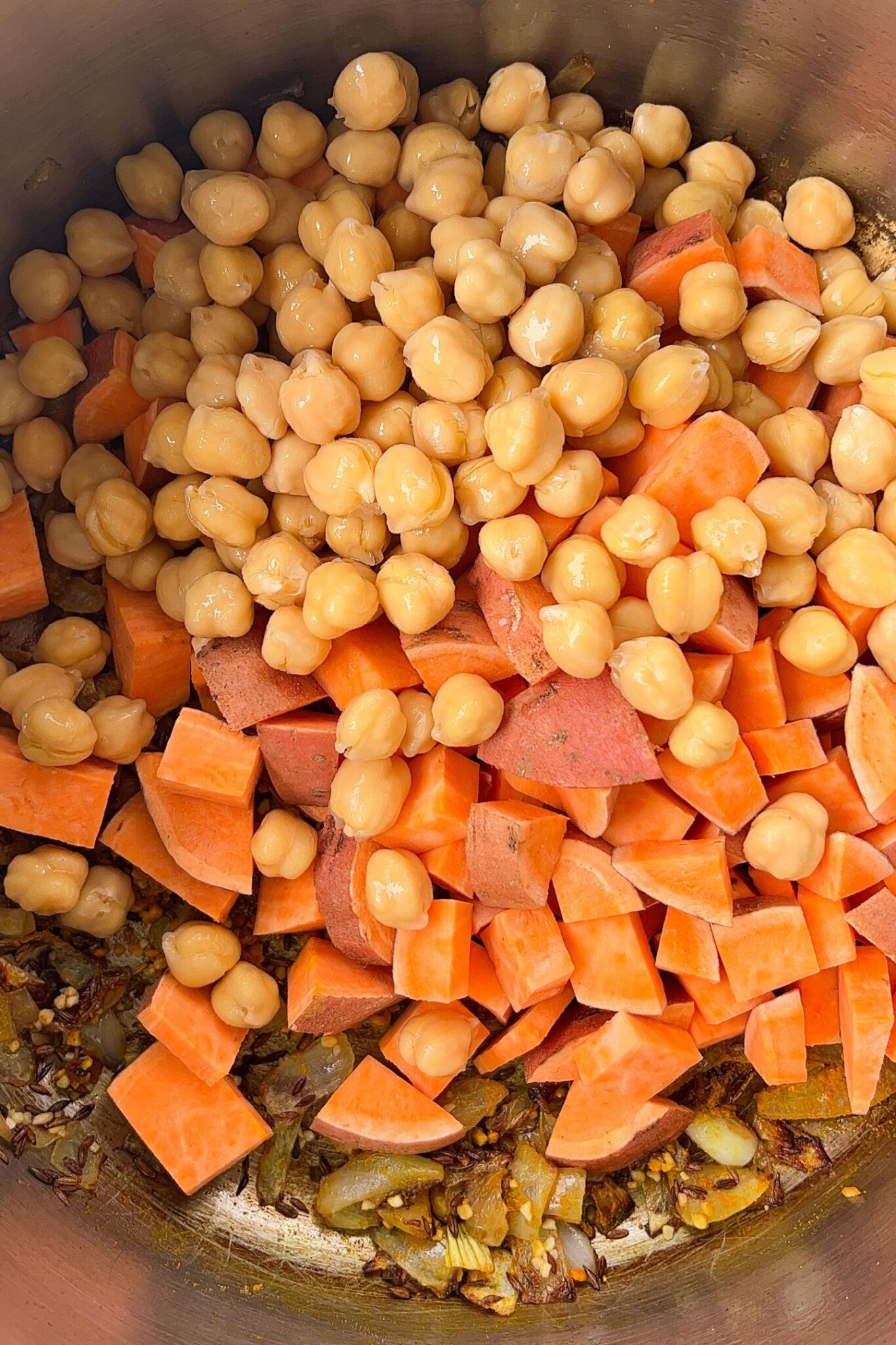 Chickpea Potato Spinach Curry Recipe - Feasty Travels