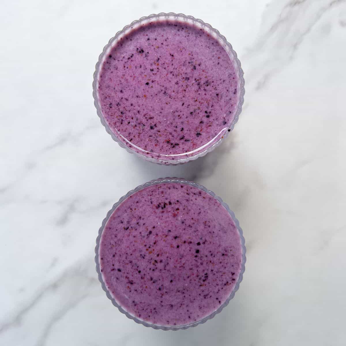 https://feastytravels.com/wp-content/uploads/2023/07/Strawberry-Blueberry-Banana-Smoothie-without-Yogurt.jpg