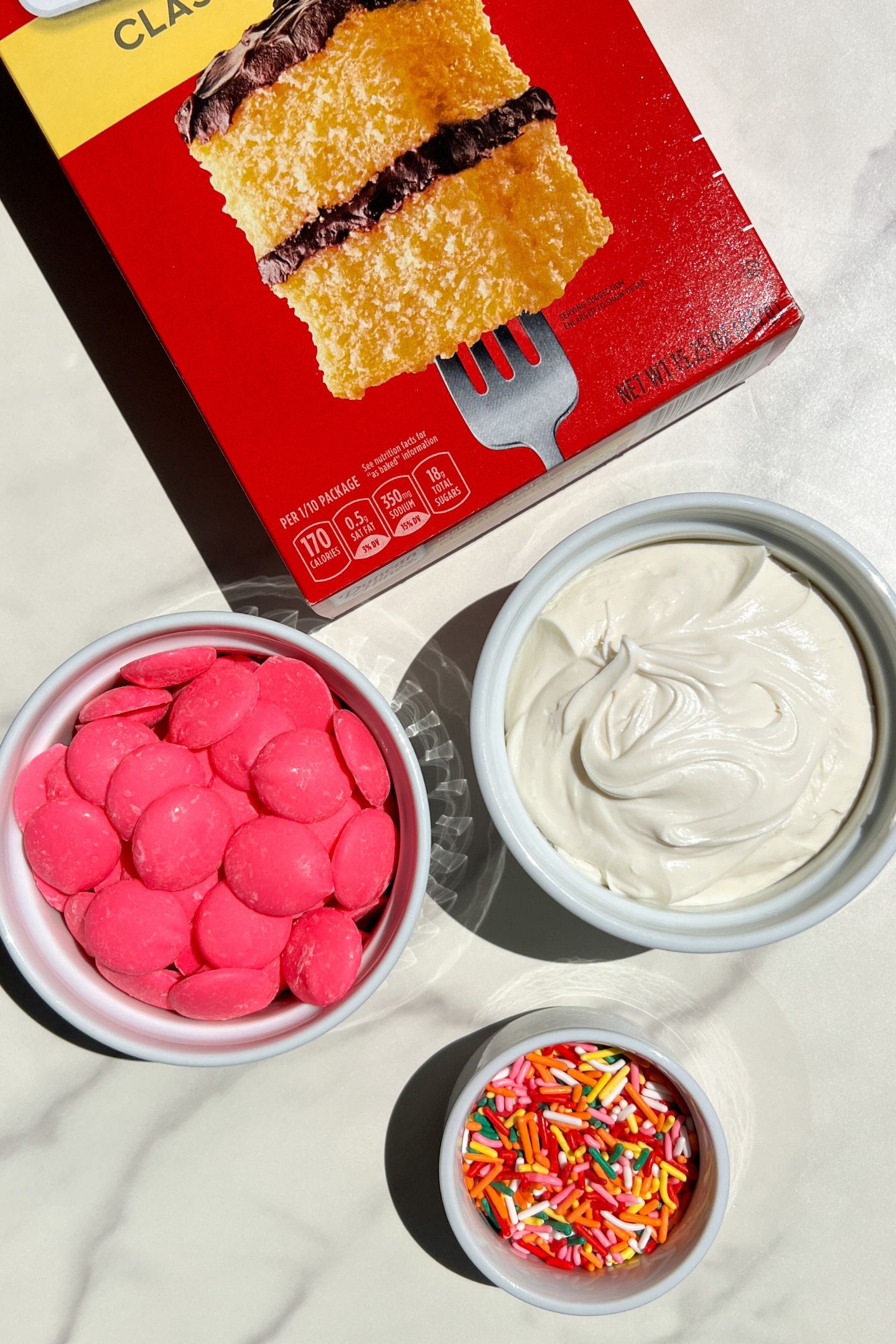 Ingredients to make the cake pops.
