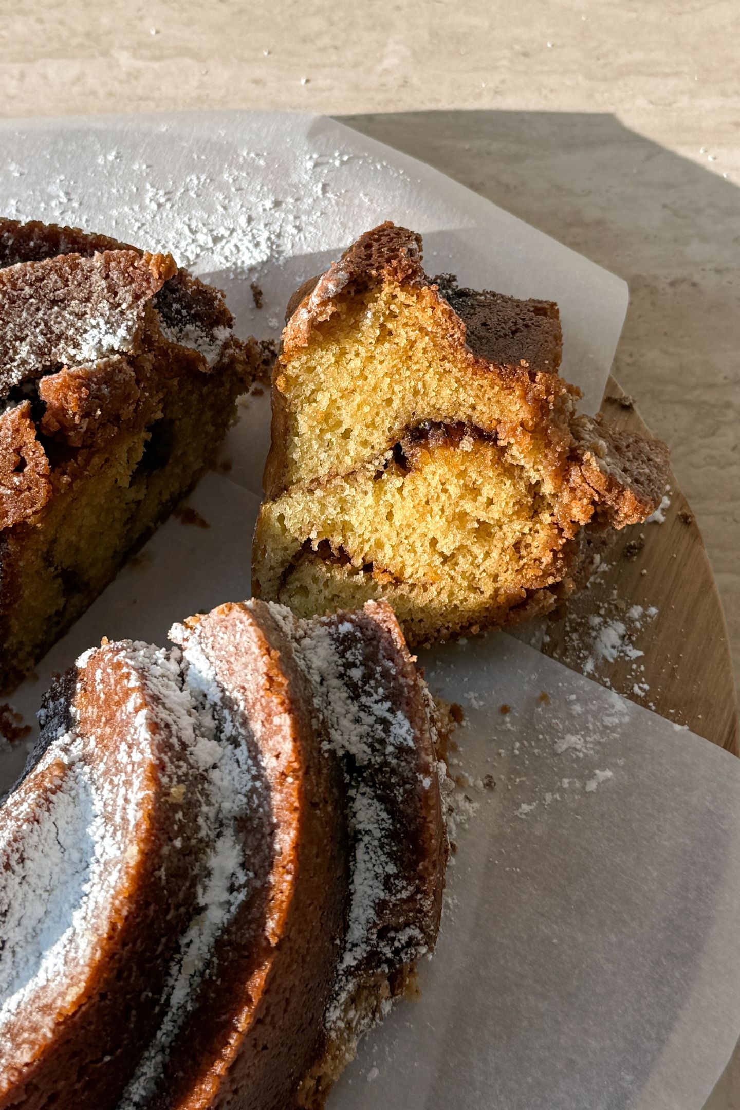 Slicing the bundt cake.